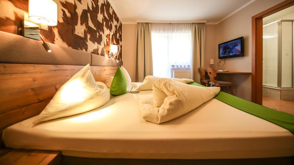 Hotel Landhaus Carla Mayrhofen Oda fotoğraf