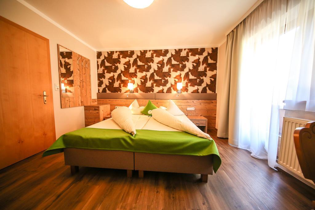 Hotel Landhaus Carla Mayrhofen Oda fotoğraf